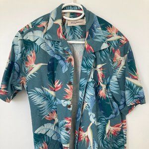 Tommy Bahama Hawaii-style flower green and red short-sleeved shirt size M
